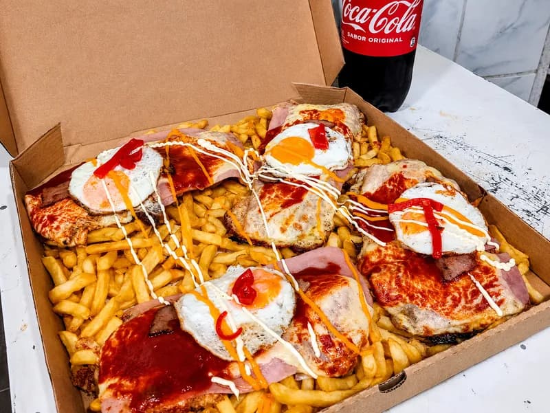 Combo 15 - 4 milanesas napolitanas y Pepsi